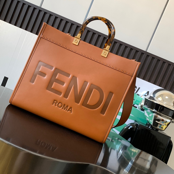 スーパーコピーブランドバッグ正面デザイン